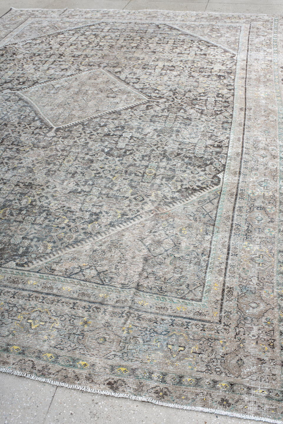 10' x 13' one-of-a-kind handmade vintage Mahal large size rug. Color palette: black, dark gray, dim gray, gainsboro, gray