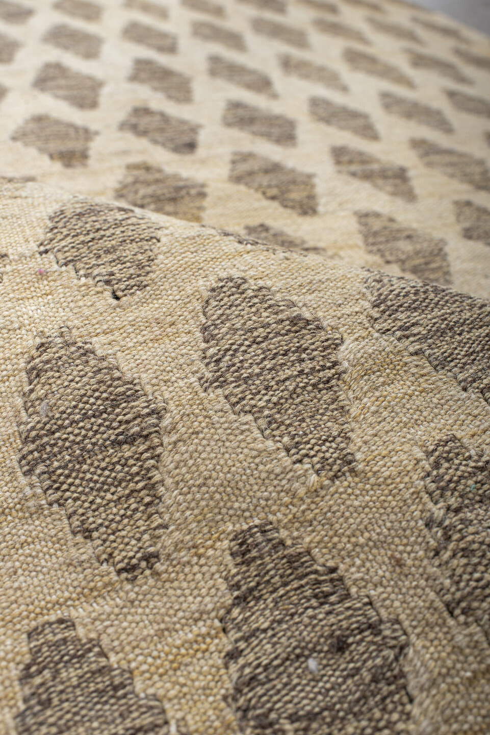 3' x 5' one-of-a-kind handmade vintage Kilim small size rug. Color palette: ivory, taupe, beige, gray