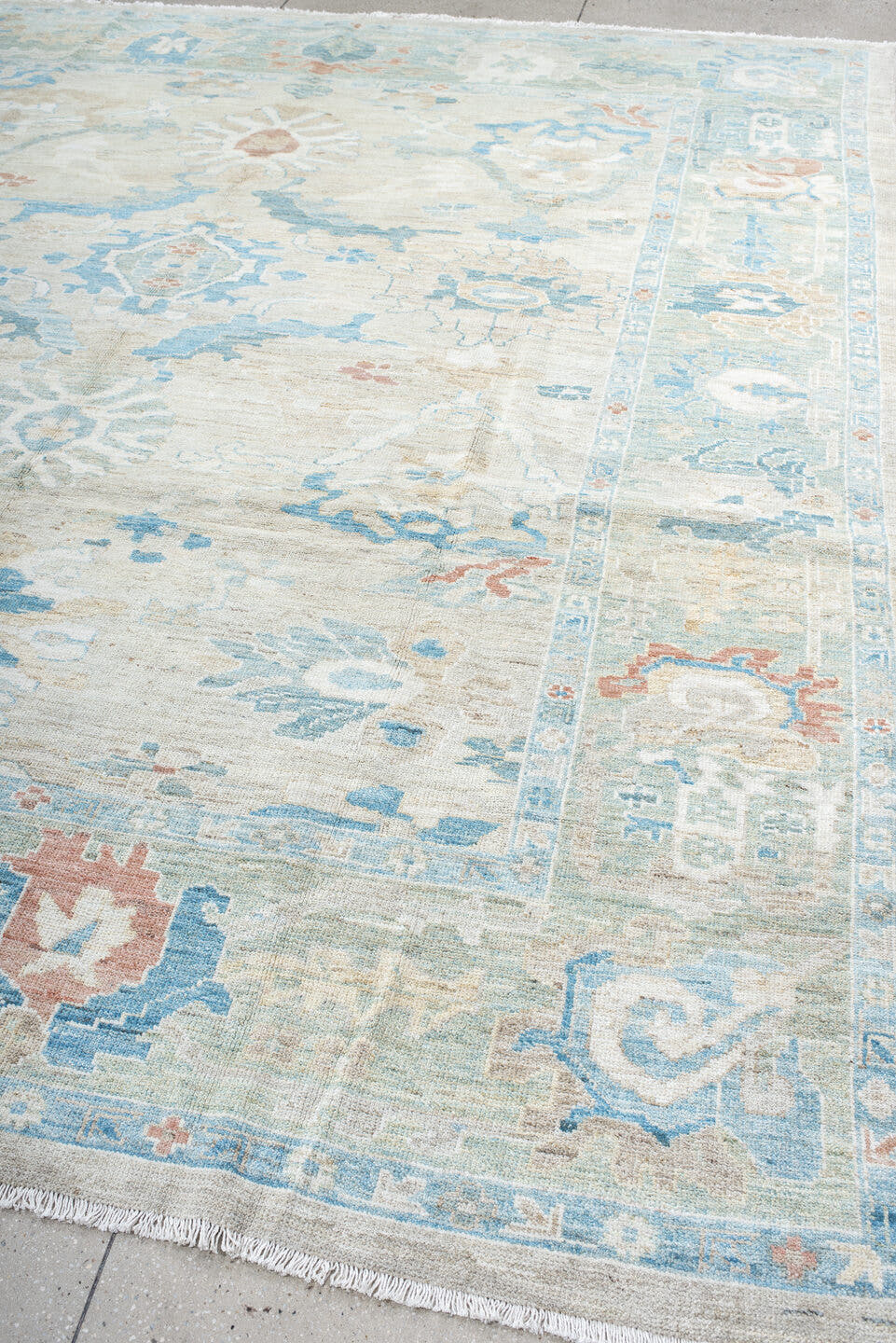 10' x 11' one-of-a-kind handmade vintage Sultanabad large size rug. Color palette: ivory, sky_blue, aqua, blush, taupe