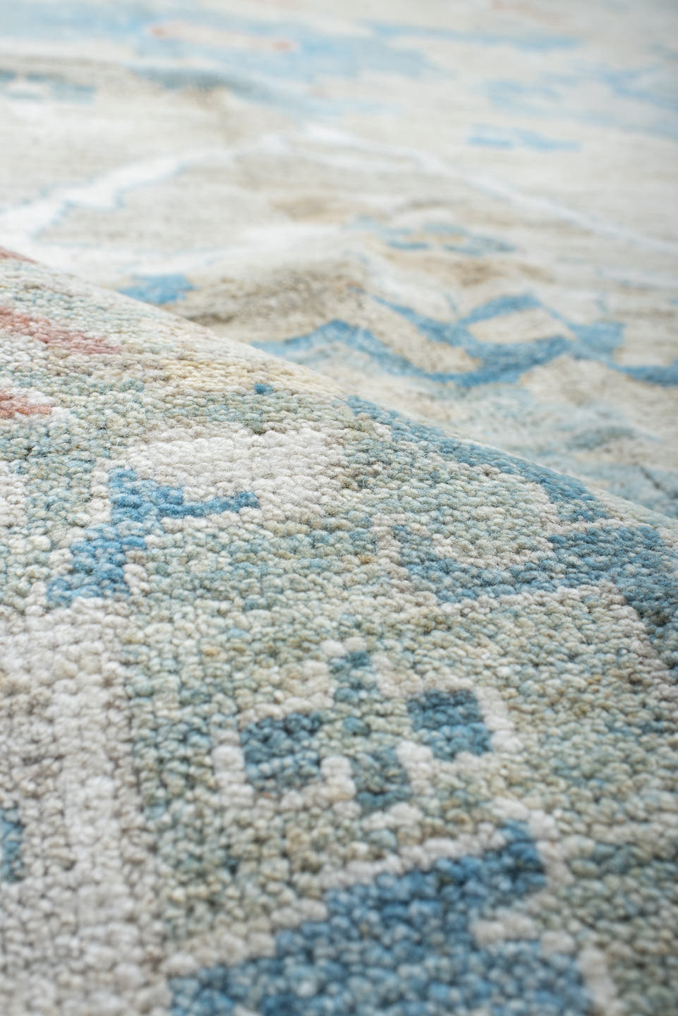 10' x 11' one-of-a-kind handmade vintage Sultanabad large size rug. Color palette: ivory, sky_blue, aqua, blush, taupe