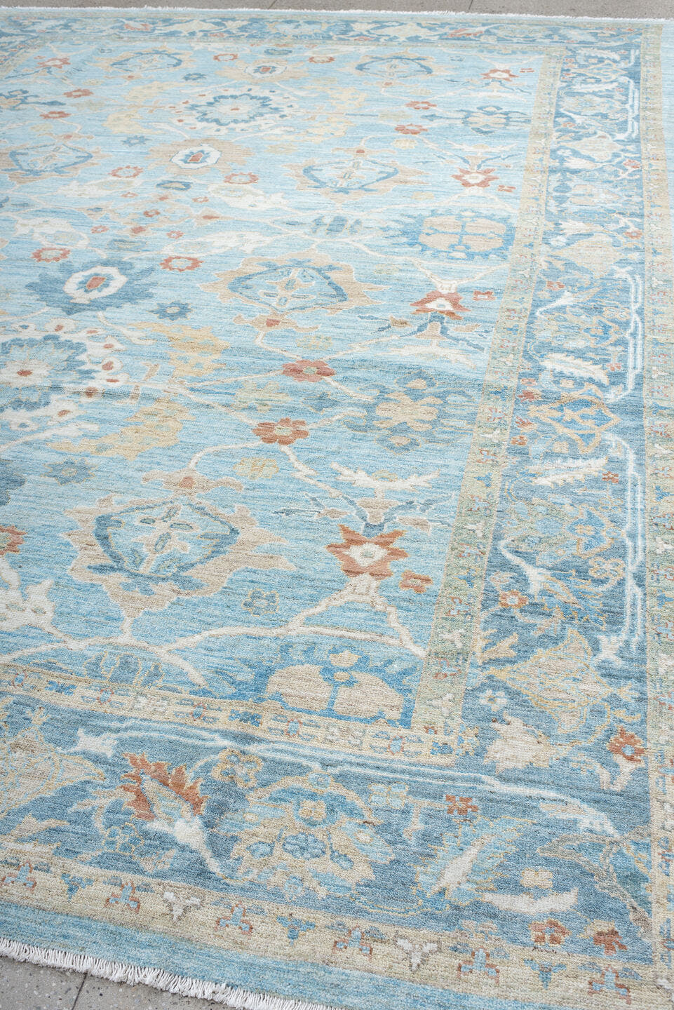 10' x 13' one-of-a-kind handmade vintage Sultanabad large size rug. Color palette: light blue, ivory, beige, sky blue, rust