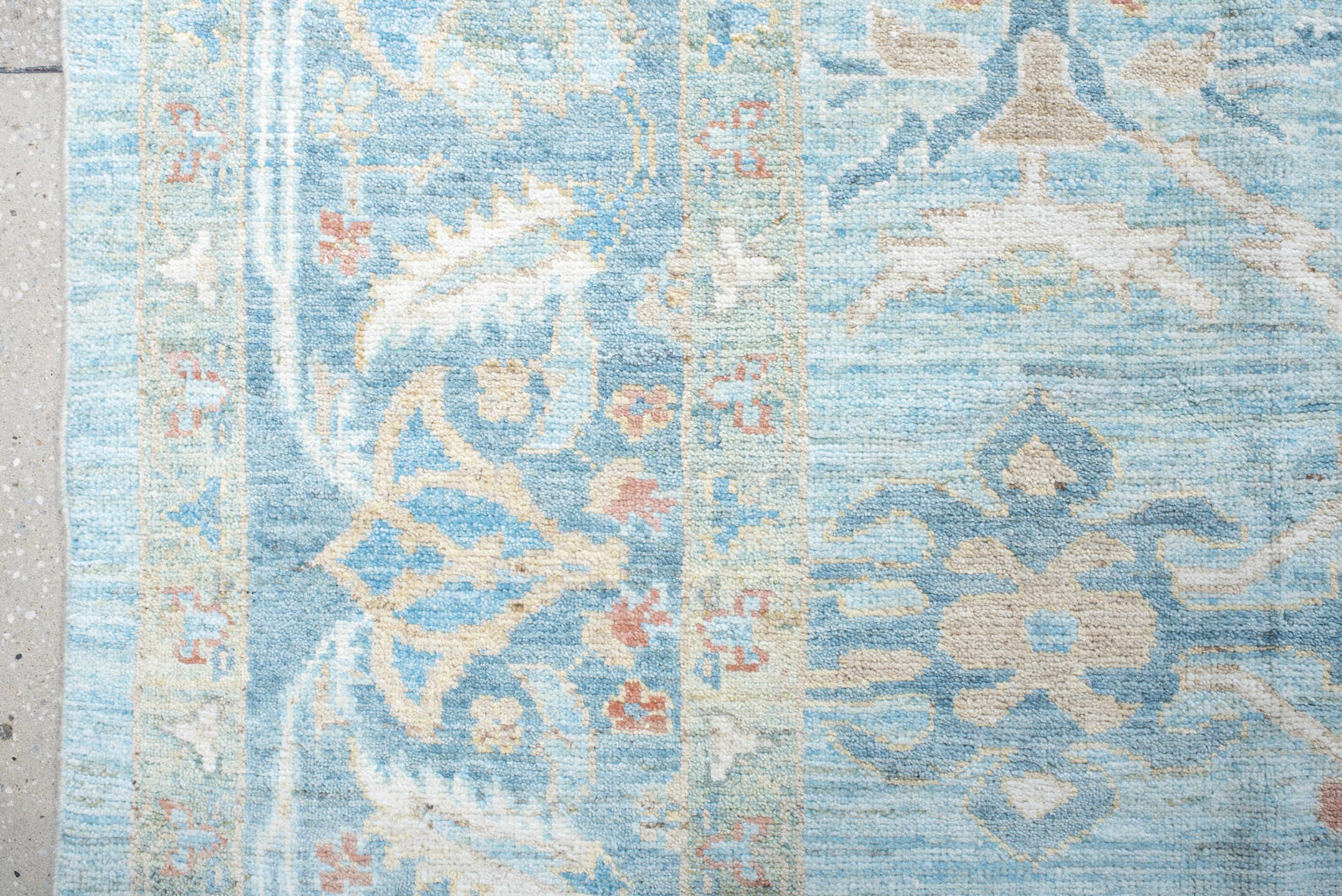 10' x 13' one-of-a-kind handmade vintage Sultanabad large size rug. Color palette: light blue, ivory, beige, sky blue, rust