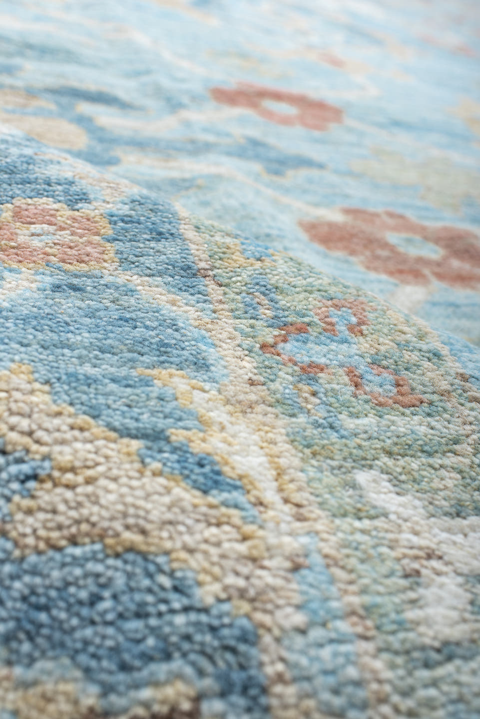 10' x 13' one-of-a-kind handmade vintage Sultanabad large size rug. Color palette: light blue, ivory, beige, sky blue, rust