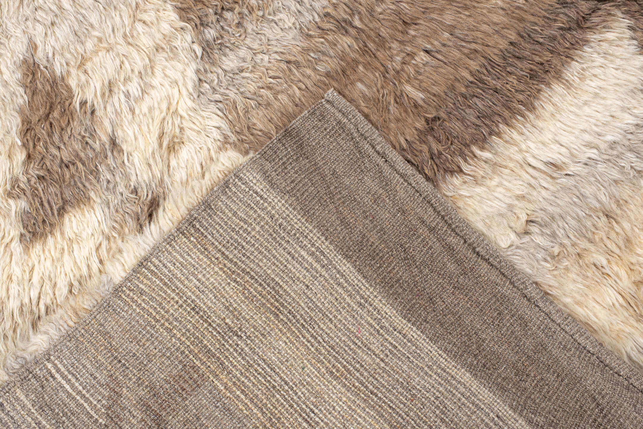 5' x 7' one-of-a-kind handmade vintage Moroccan rug. Color palette: antiquewhite, brown, gray, light gray, linen, off-white