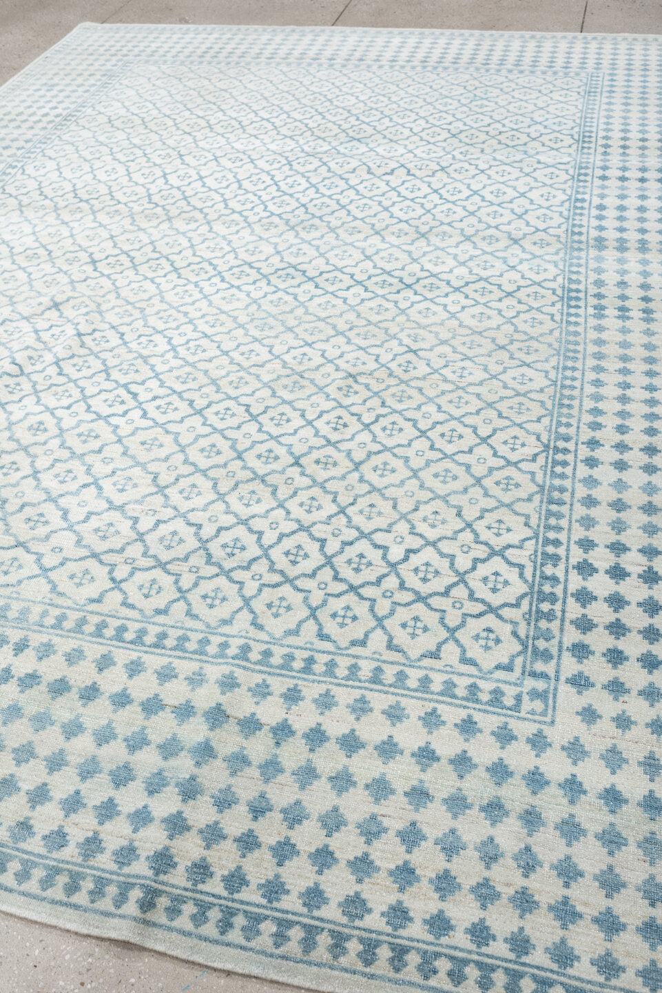 8' x 10' one-of-a-kind handmade antique Sivas large size rug. Color palette: ivory, pale blue, sky blue, cream, light aqua