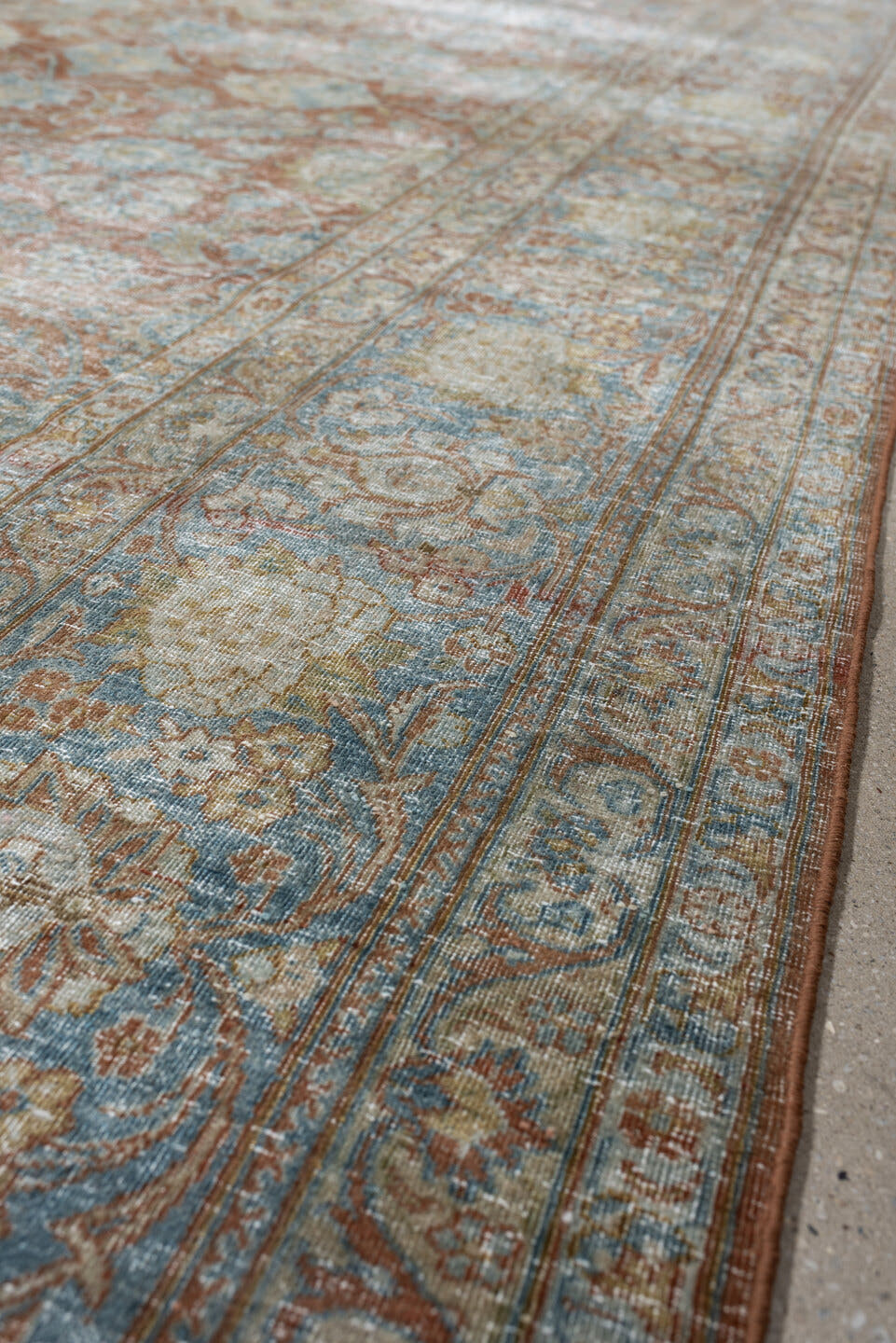 7' x 10' one-of-a-kind handmade antique Kashan large size rug. Color palette: pale aqua, ivory, terracotta, light blue