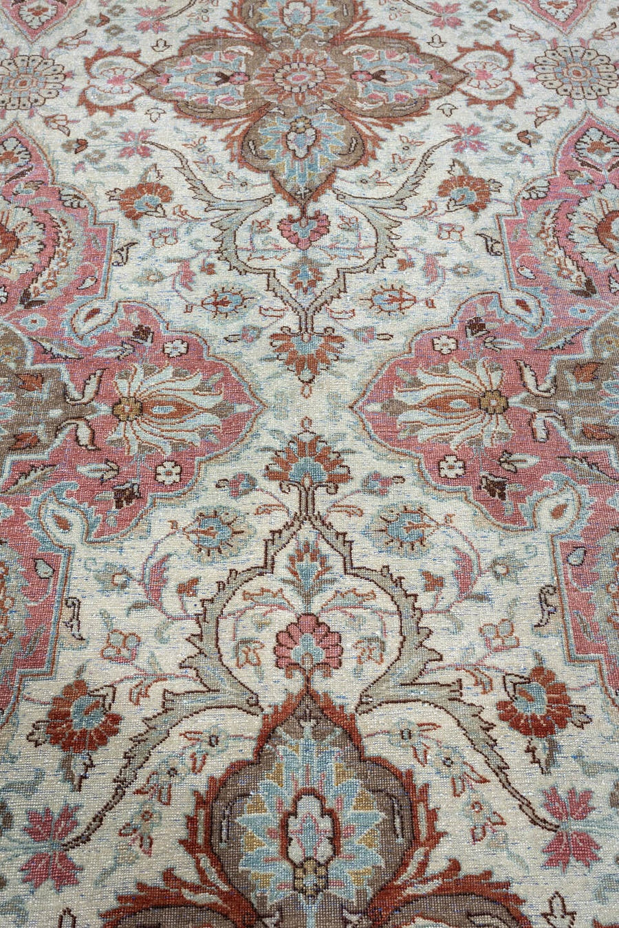 9' x 11' one-of-a-kind handmade antique Sarouk large size rug. Color palette: ivory, taupe, dusty rose, teal, terracotta