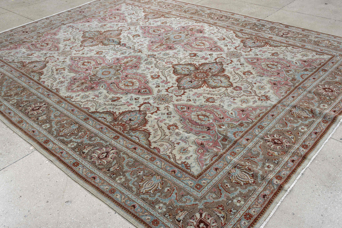 9' x 11' one-of-a-kind handmade antique Sarouk large size rug. Color palette: ivory, taupe, dusty rose, teal, terracotta