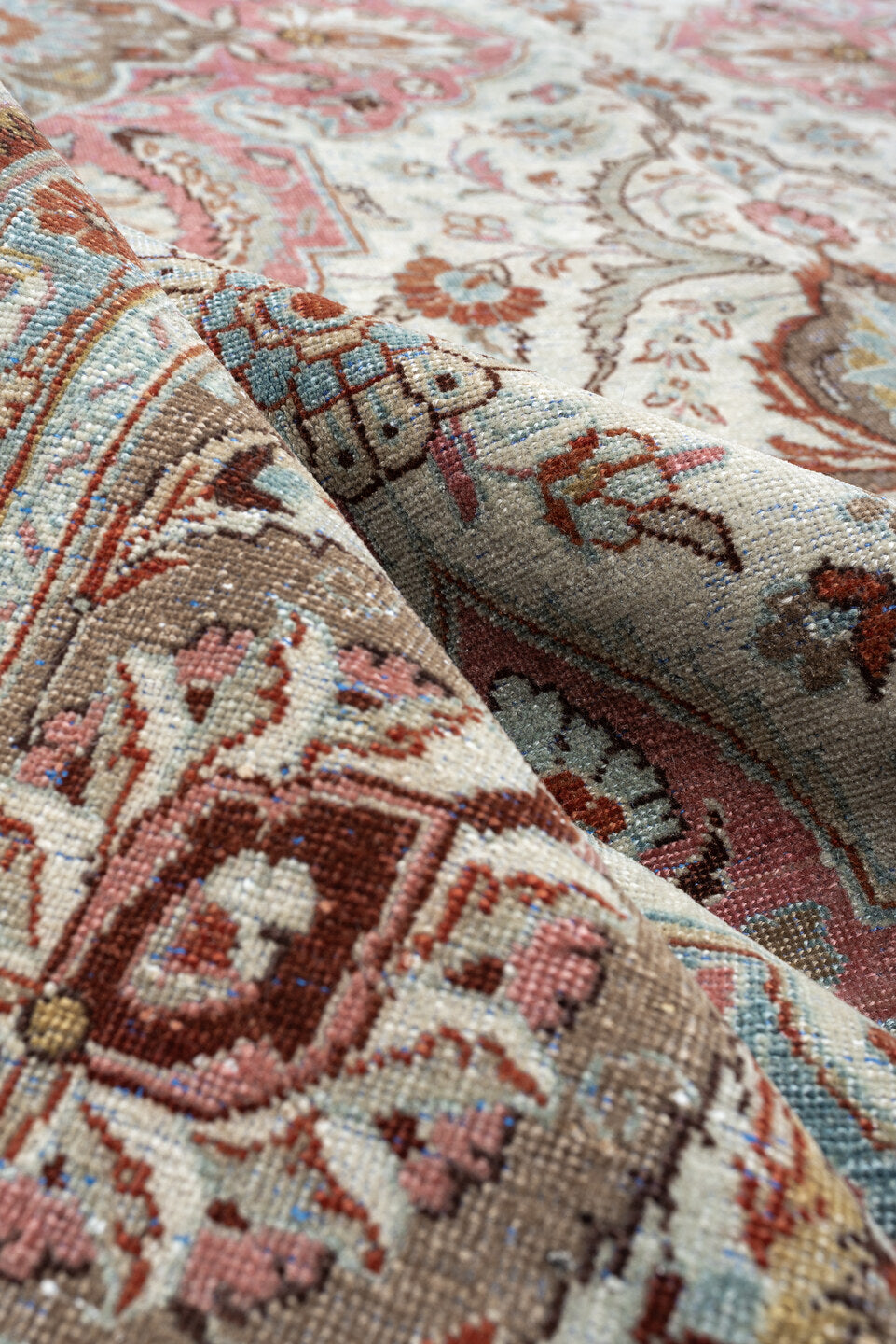9' x 11' one-of-a-kind handmade antique Sarouk large size rug. Color palette: ivory, taupe, dusty rose, teal, terracotta