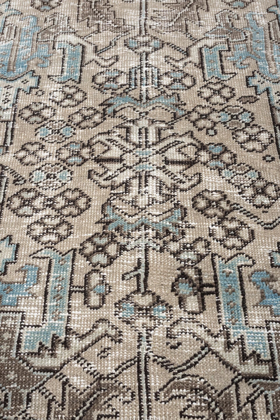 5' x 7' one-of-a-kind handmade antique Heriz medium size rug. Color palette: ivory, blue gray, aqua, charcoal, taupe, cream