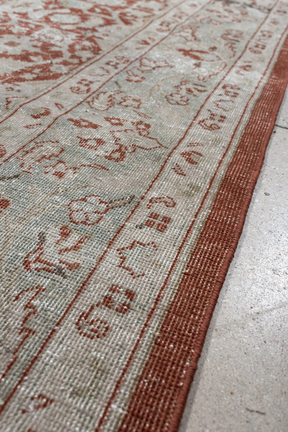 6' x 8' one-of-a-kind handmade antique Mahal medium size rug. Color palette: terracotta, ivory, pale blue gray, rust