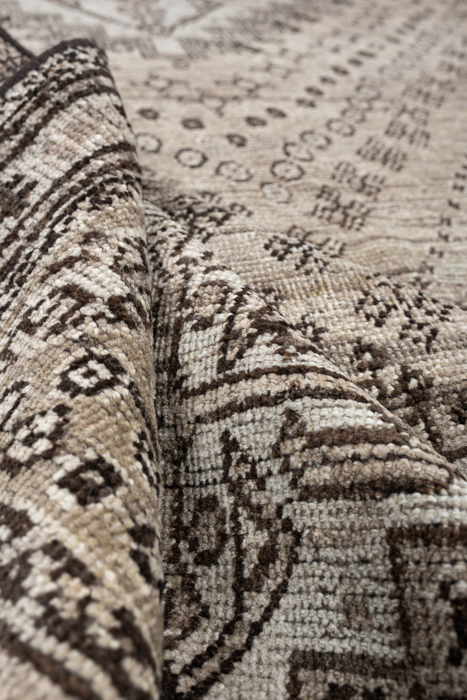 5' x 9' one-of-a-kind handmade antique Shiraz medium size rug. Color palette: ivory, taupe, charcoal, brown, camel, ebony