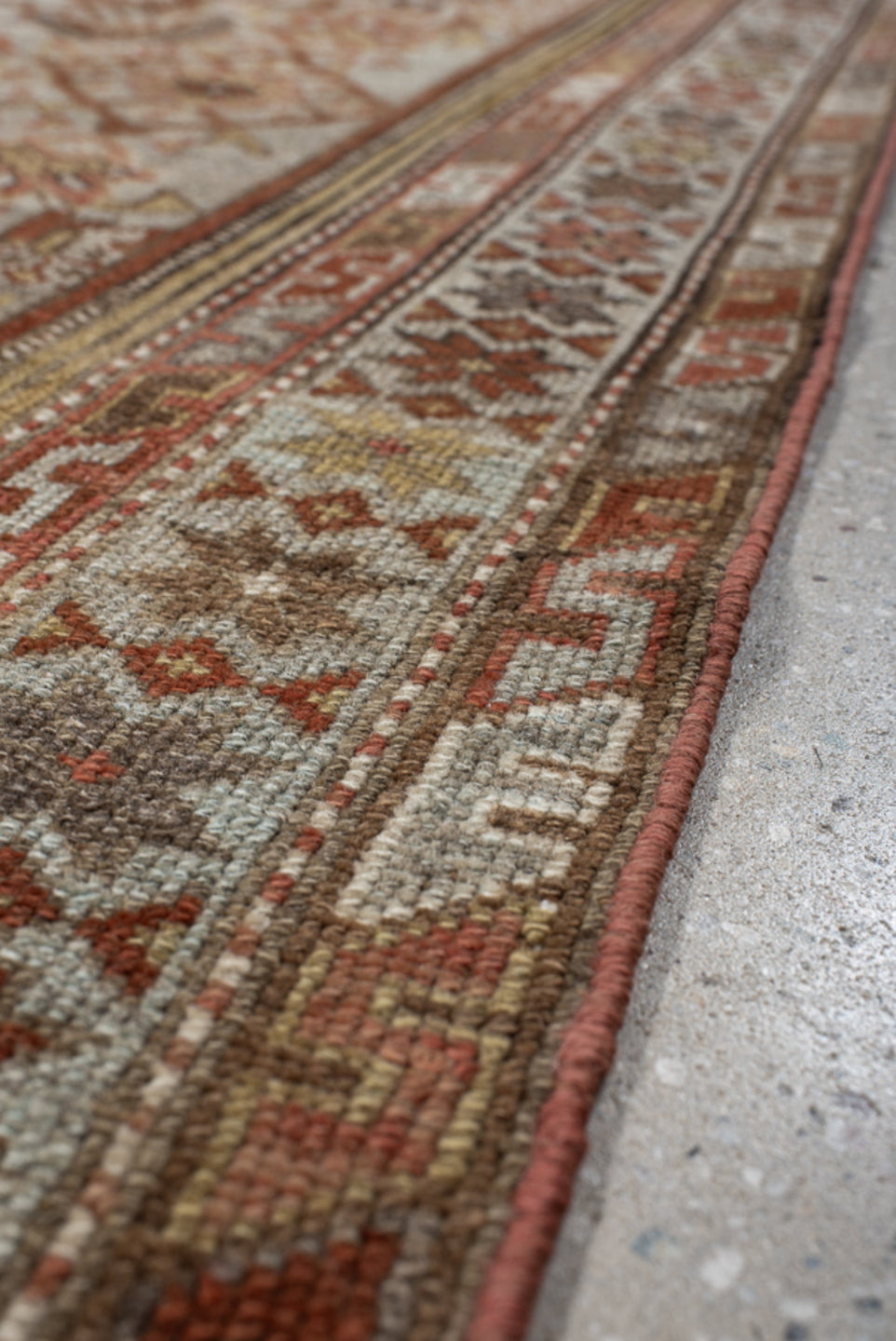 5' x 9' one-of-a-kind handmade vintage Malayer medium size rug. Color palette: ivory, camel, rust, brown, taupe, terracotta