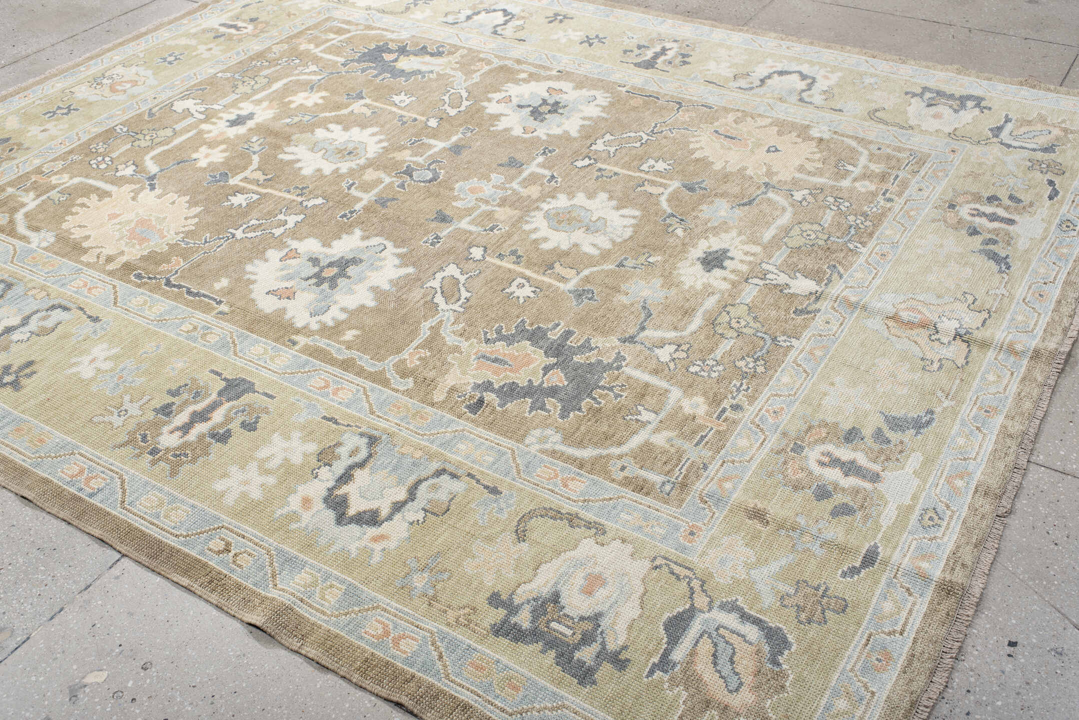8' x 9' one-of-a-kind handmade vintage Oushak rug. Color palette: antiquewhite, dim gray, gray, light gray, linen, off-white