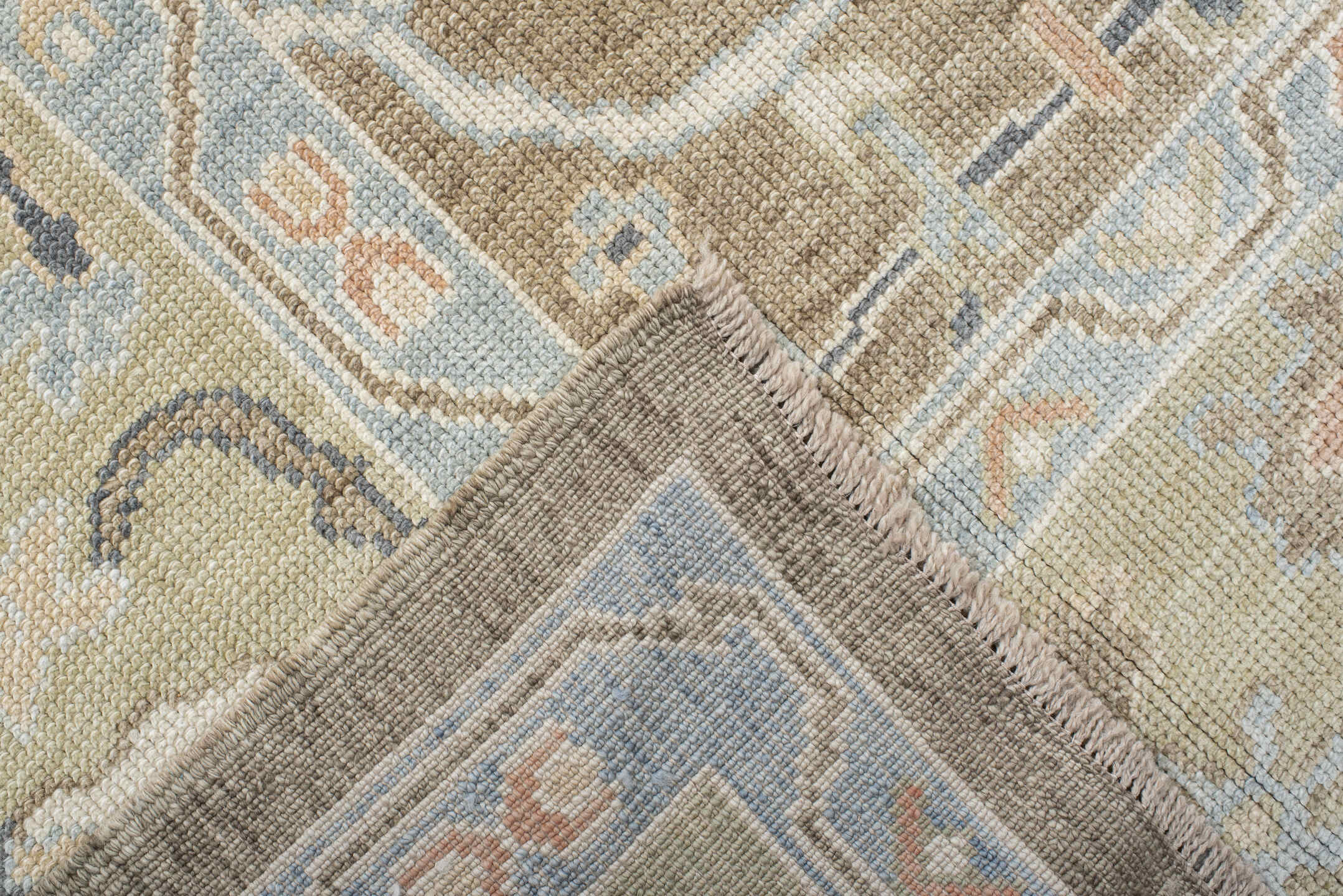 8' x 9' one-of-a-kind handmade vintage Oushak rug. Color palette: antiquewhite, dim gray, gray, light gray, linen, off-white