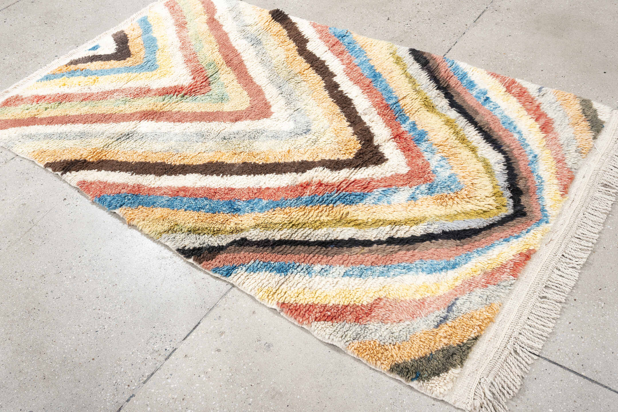 4' x 6' one-of-a-kind handmade vintage Moroccan small size rug. Color palette: ivory, peach, sky_blue, blush, brown