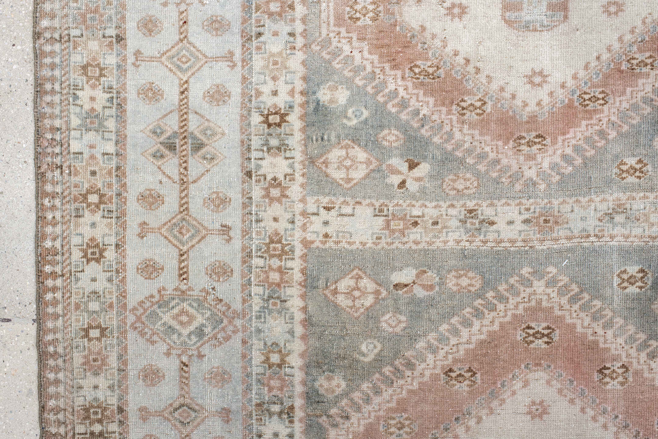 6' x 9' one-of-a-kind handmade antique Shiraz medium size rug. Color palette: ivory, blue_gray, blush, taupe, camel, rust