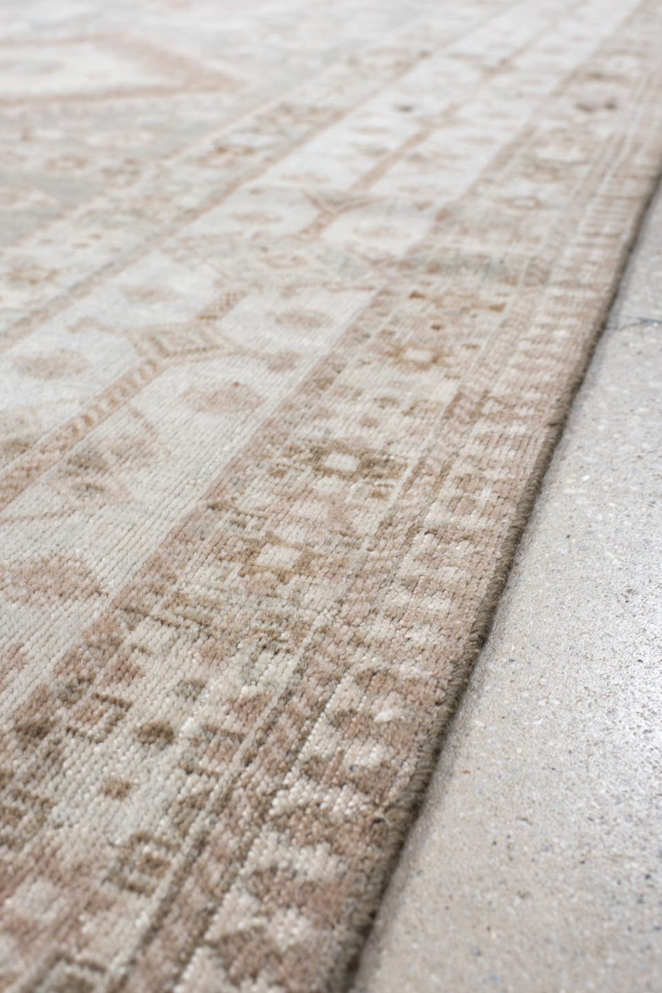 6' x 9' one-of-a-kind handmade antique Shiraz medium size rug. Color palette: ivory, blue_gray, blush, taupe, camel, rust