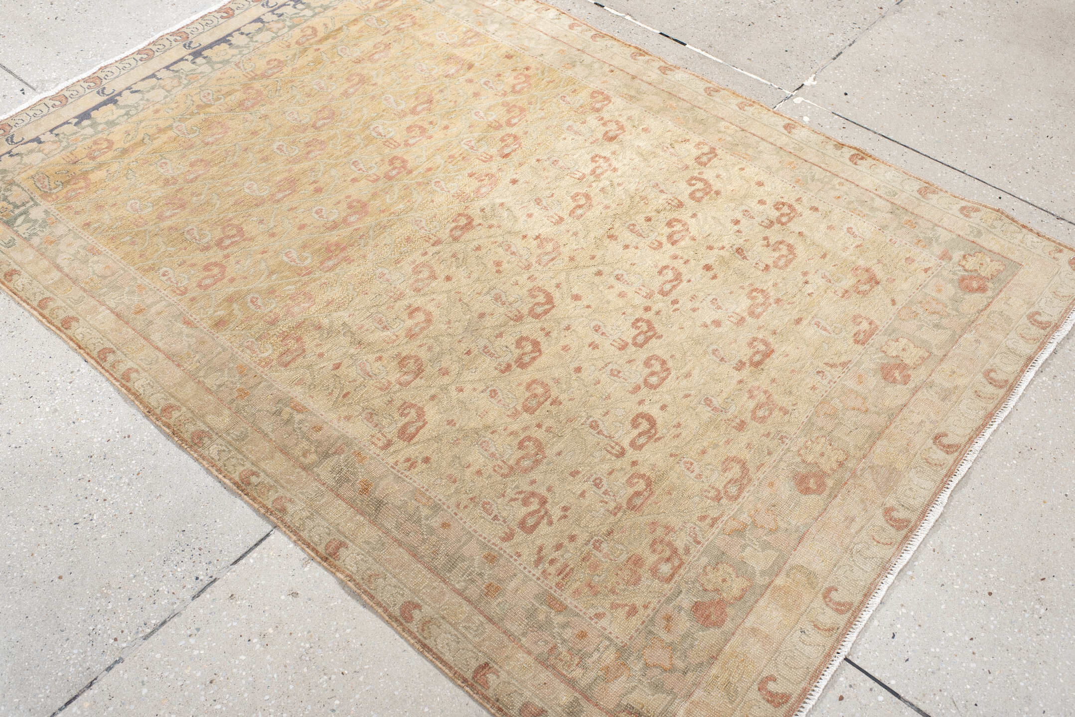 3' x 5' one-of-a-kind handmade vintage Sivas small size rug. Color palette: bisque, brown, dim gray, gray, off-white, orange