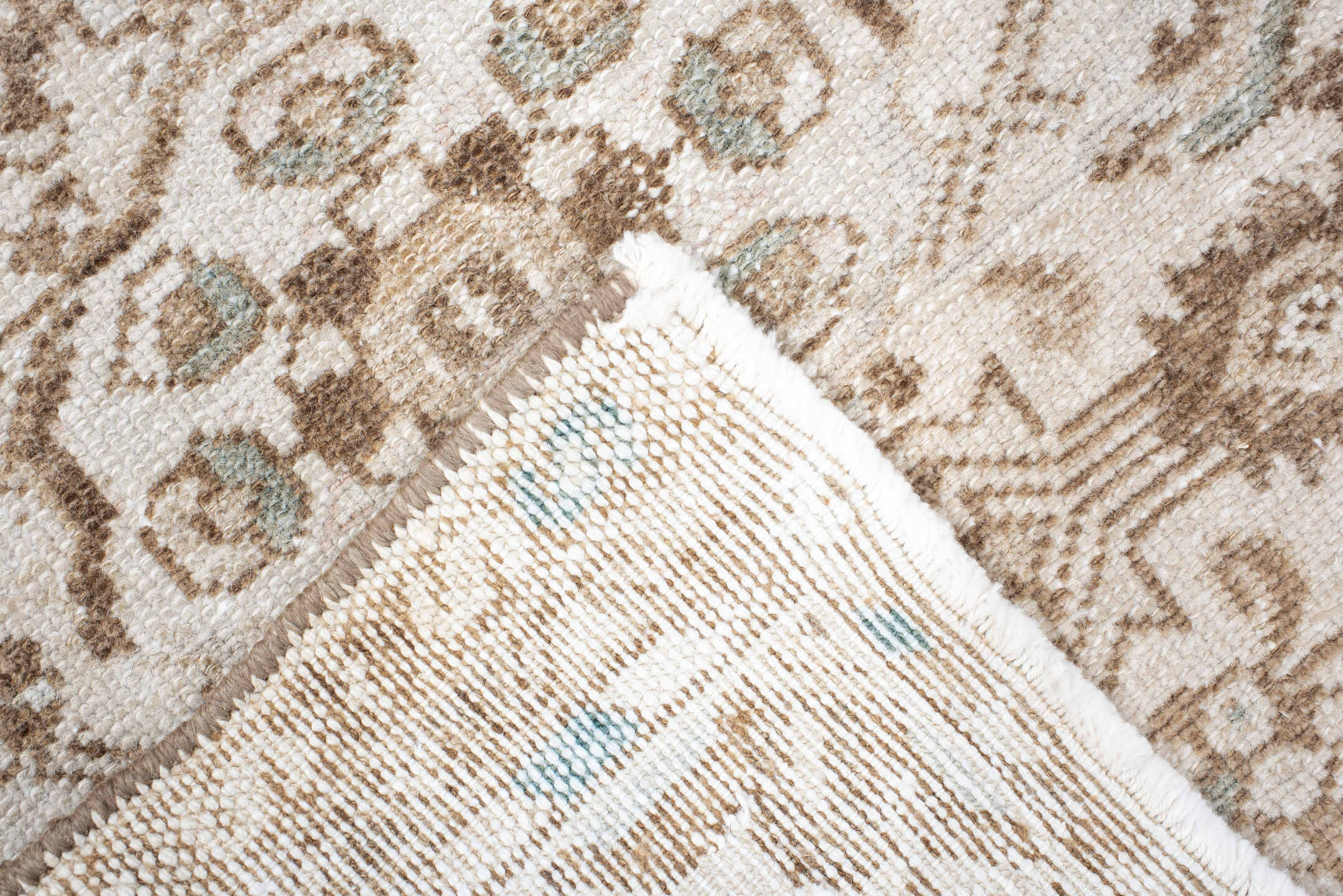 1' x 1' one-of-a-kind handmade vintage Sumak small size rug. Color palette: antiquewhite, brown, floral white, gainsboro