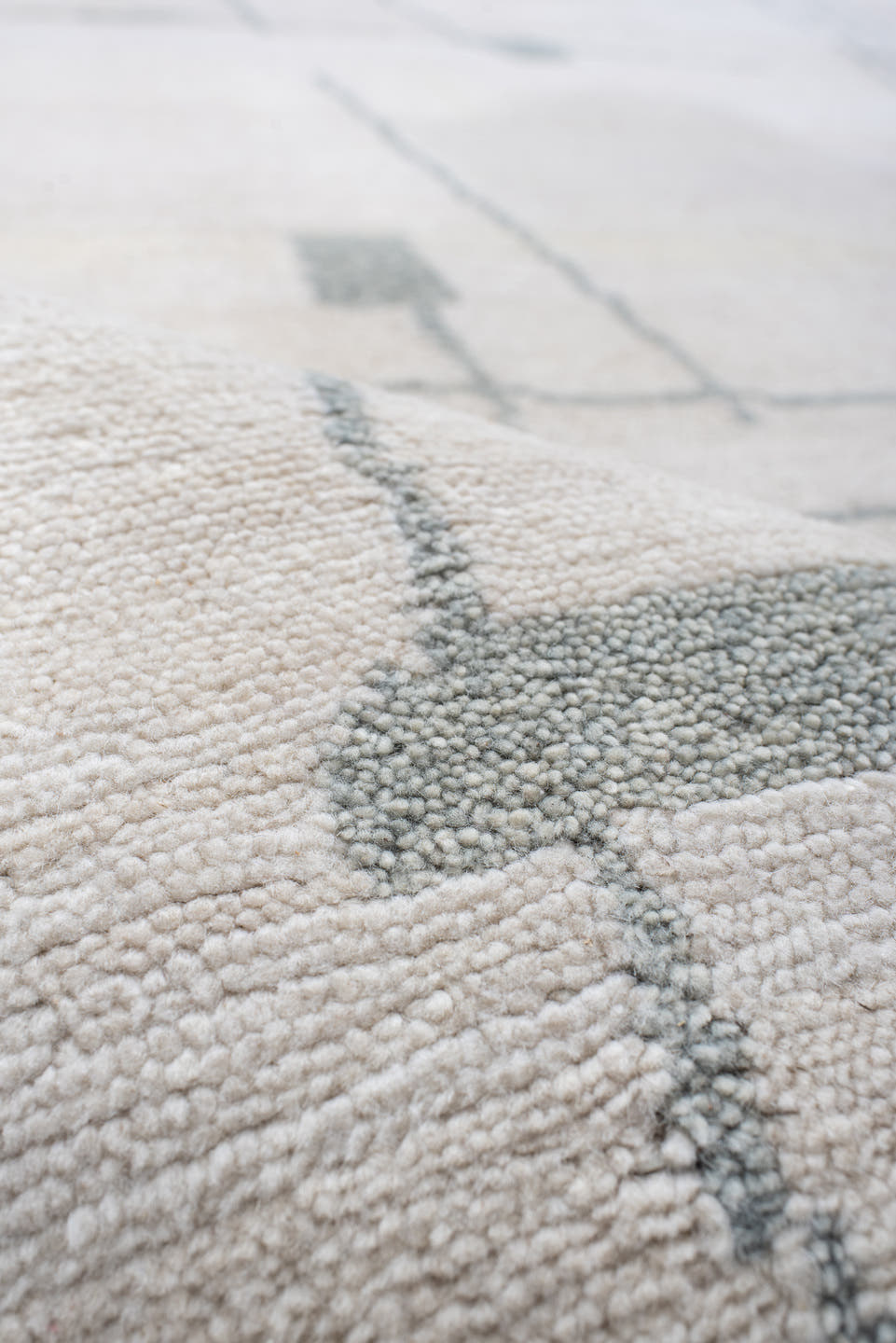 8' x 10' one-of-a-kind handmade vintage Tribeca large size rug. Color palette: ivory, pale blue, cream, light gray