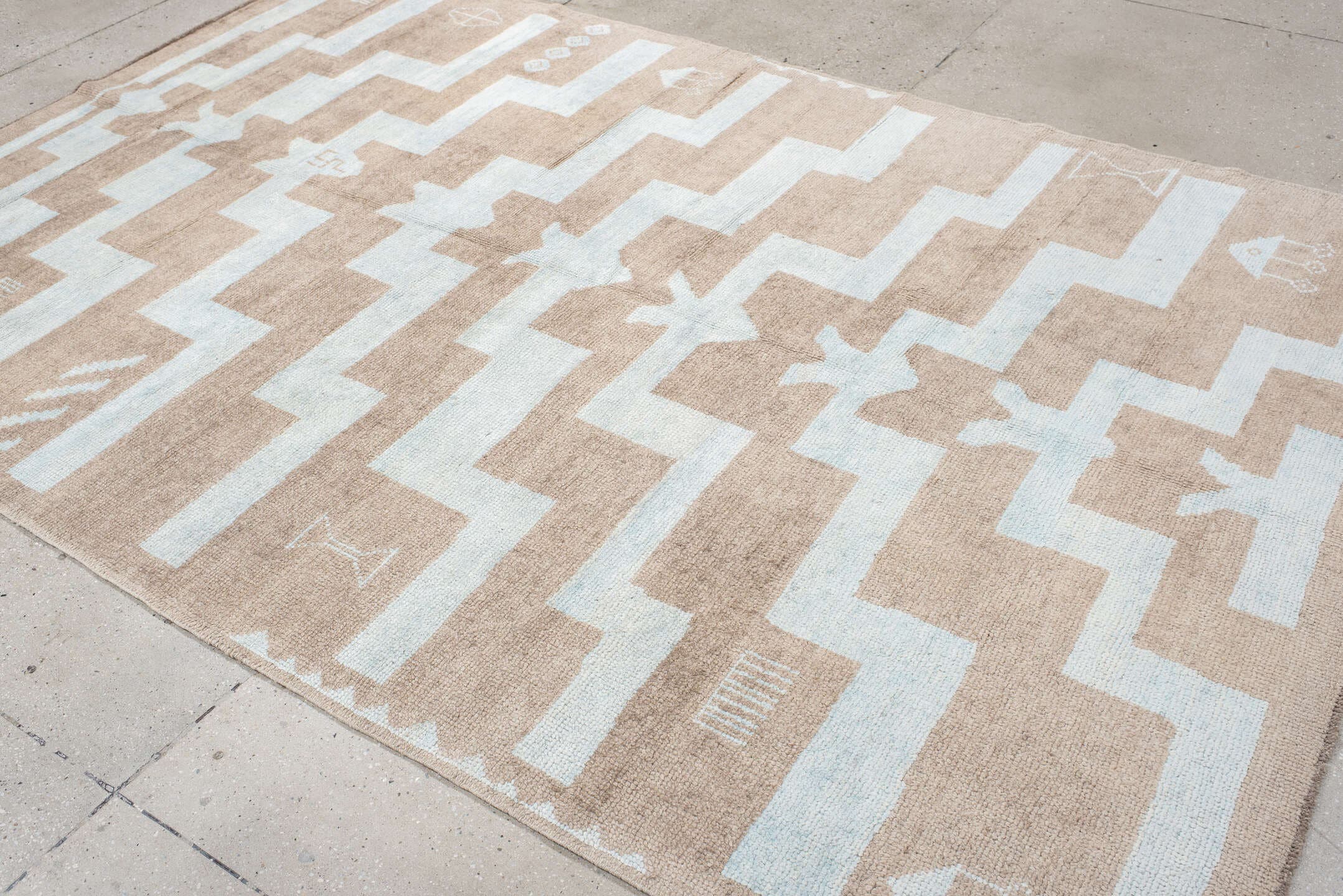 6' x 9' one-of-a-kind handmade vintage Oushak medium size rug. Color palette: beige, ivory, pale blue, light blue