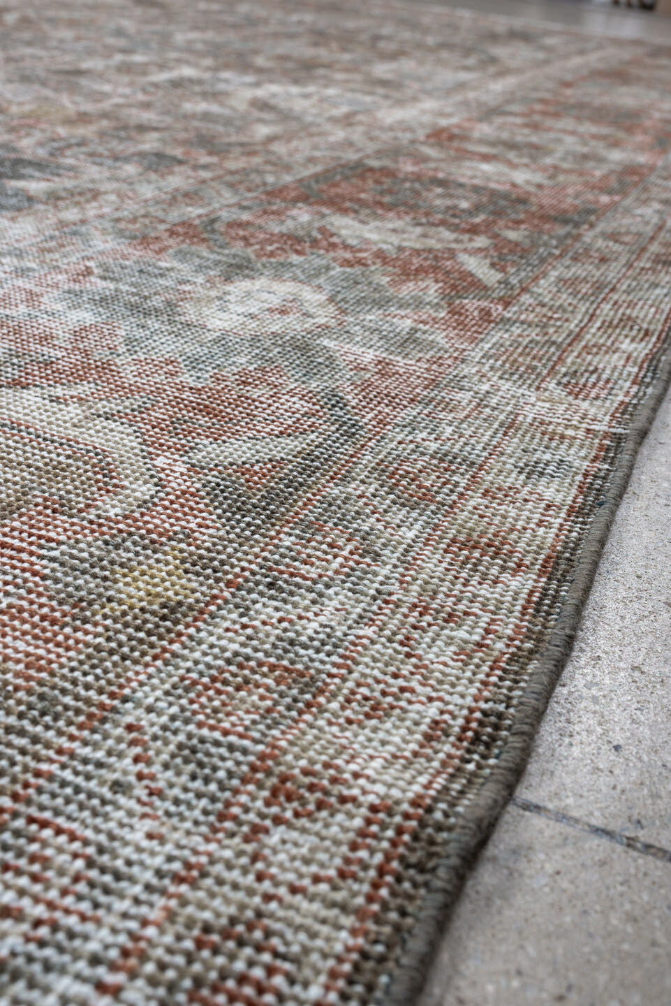 10' x 15' one-of-a-kind handmade antique Mahal oversize rug. Color palette: blue-gray, rust, ivory, taupe, slate, rose, gray