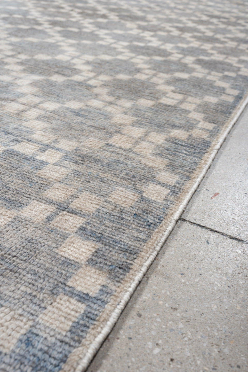 9' x 13' one-of-a-kind handmade vintage Oushak large size rug. Color palette: ivory, slate, pale blue, cream, silver, gray