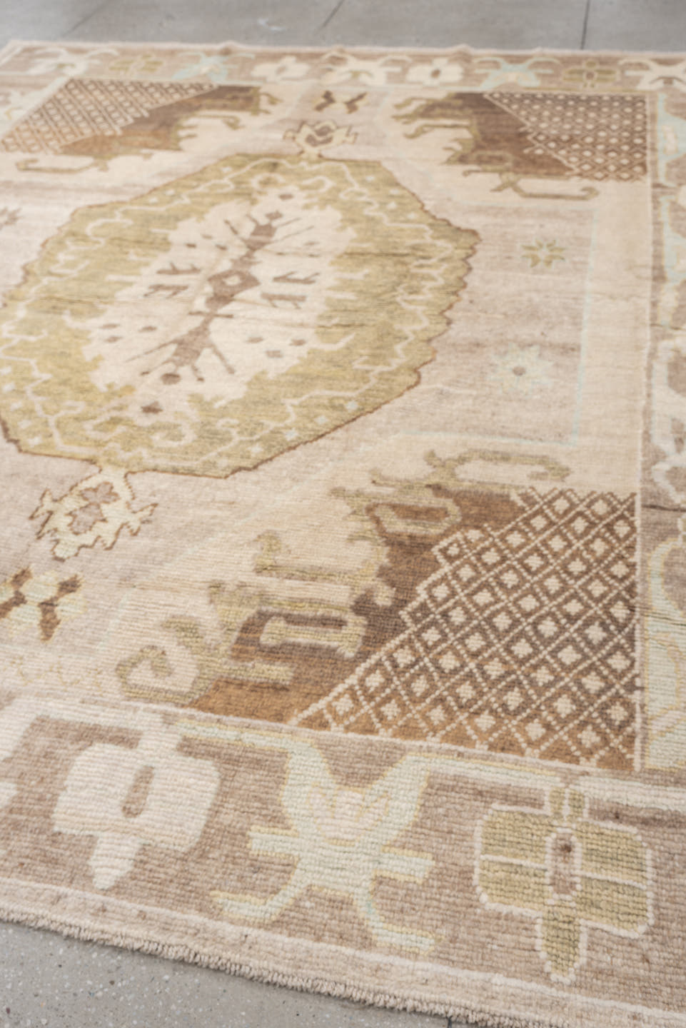 8' x 10' one-of-a-kind handmade vintage Oushak large size rug. Color palette: beige, ivory, taupe, sage, camel, brown