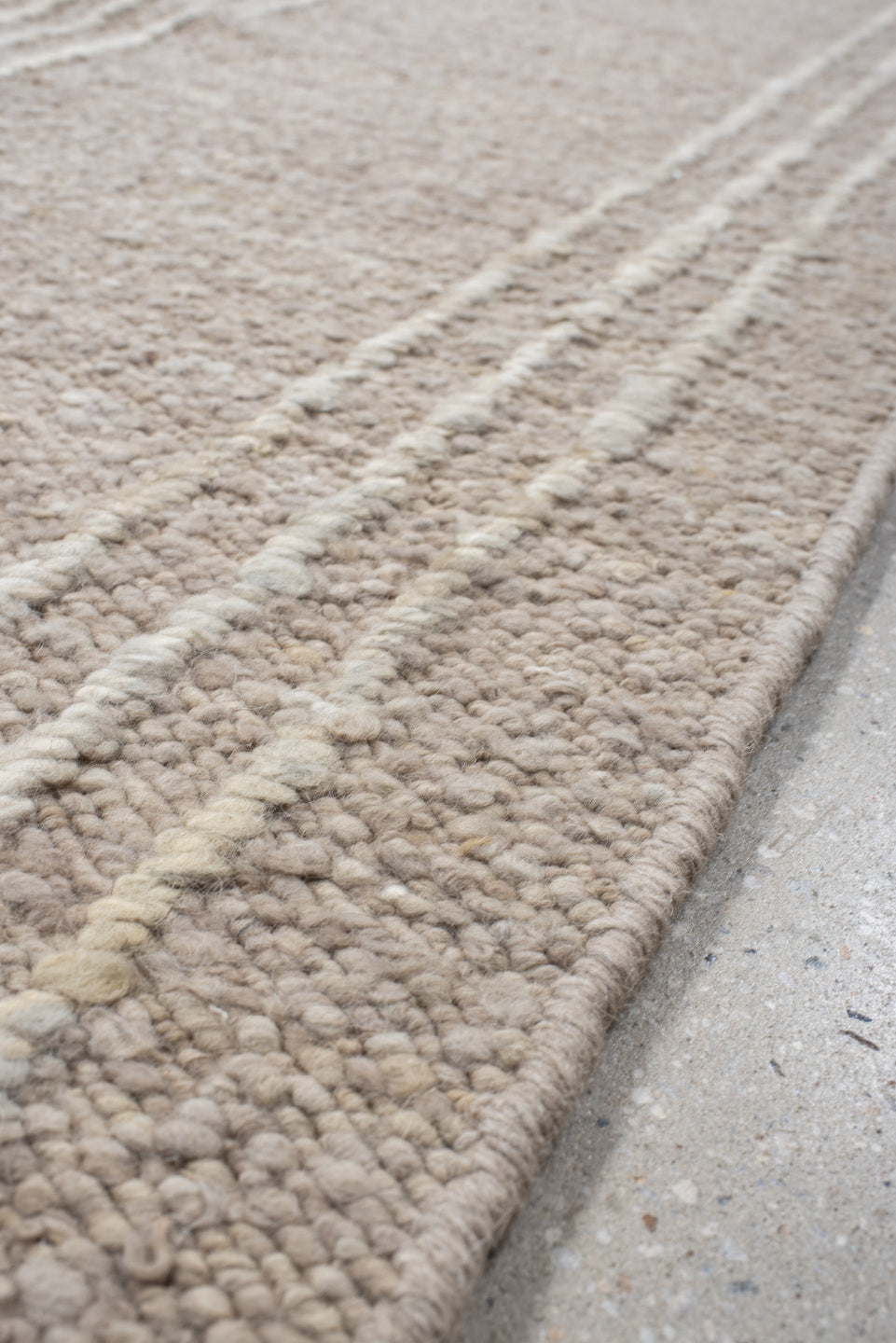 6' x 9' one-of-a-kind handmade vintage Flatweave medium size rug. Color palette: taupe, ivory, beige, cream, gray