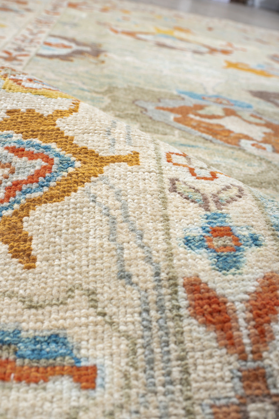 8' x 10' one-of-a-kind handmade vintage Sultanabad large size rug. Color palette: aqua, ivory, rust, sky blue, taupe, gold