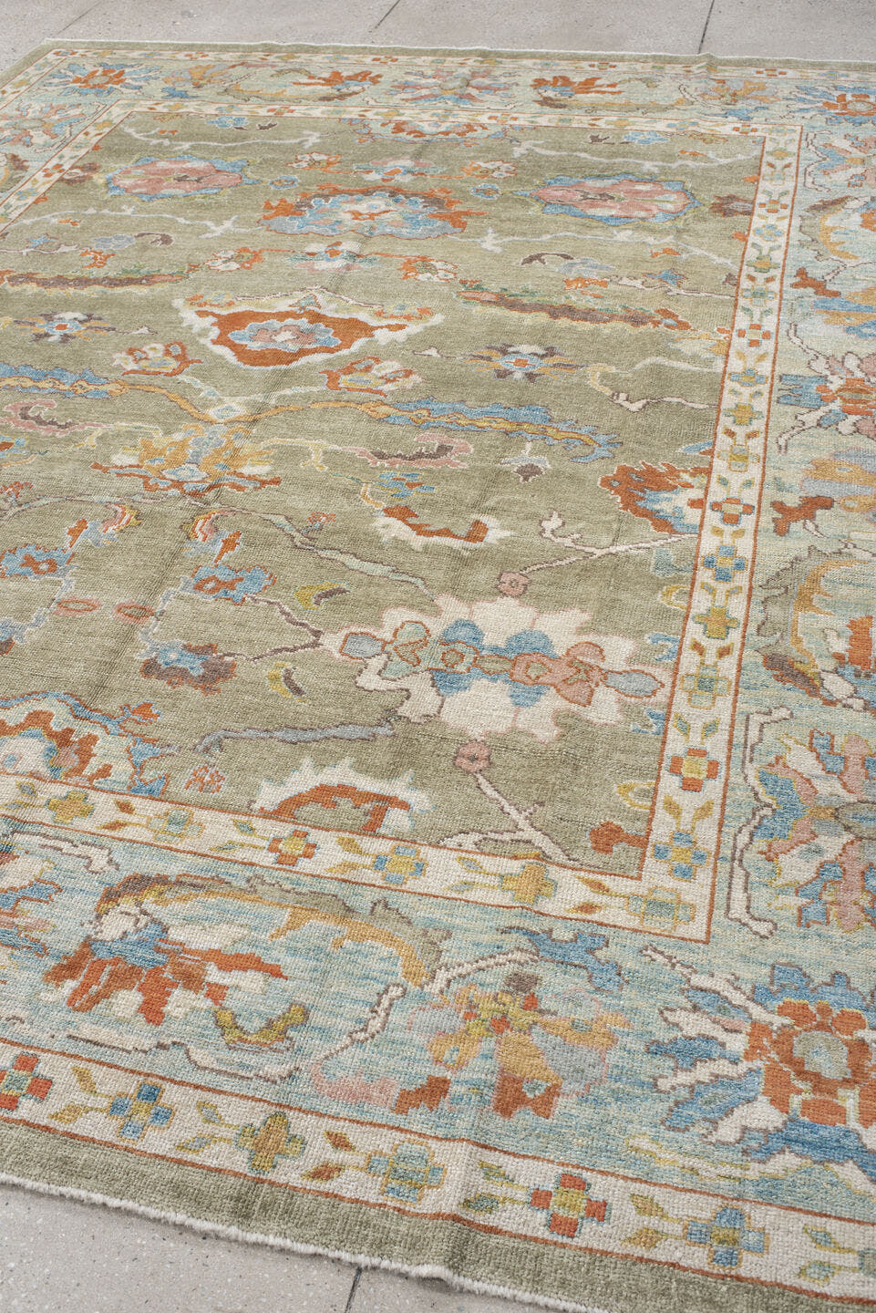 8' x 10' one-of-a-kind handmade vintage Sultanabad large size rug. Color palette: taupe, ivory, pale blue, coral, blush