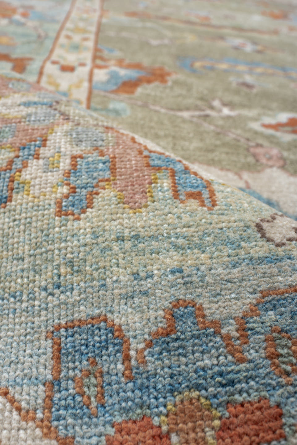 8' x 10' one-of-a-kind handmade vintage Sultanabad large size rug. Color palette: taupe, ivory, pale blue, coral, blush