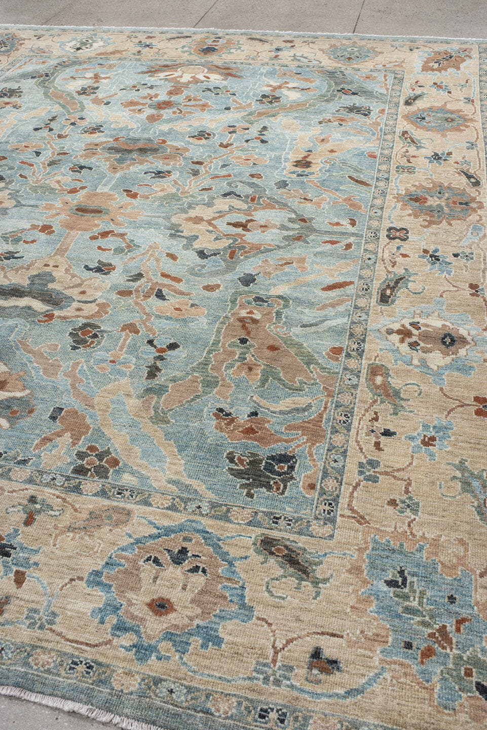 9' x 12' one-of-a-kind handmade vintage Sultanabad large size rug. Color palette: sky blue, ivory, taupe, terra cotta, slate