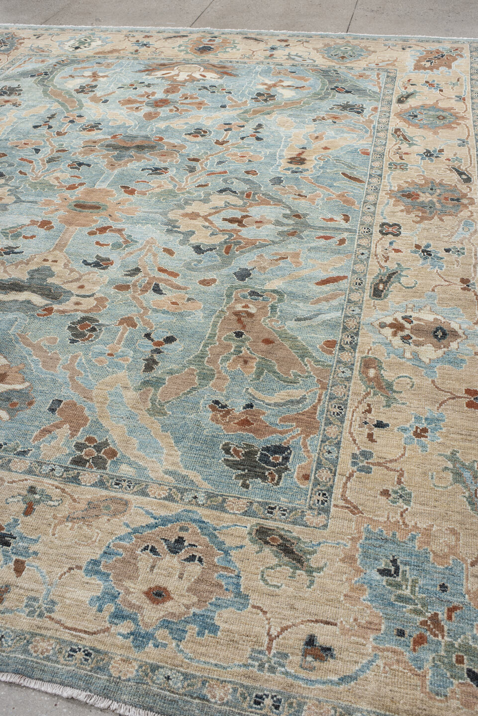 9' x 12' one-of-a-kind handmade vintage Sultanabad large size rug. Color palette: sky blue, ivory, taupe, terra cotta, slate