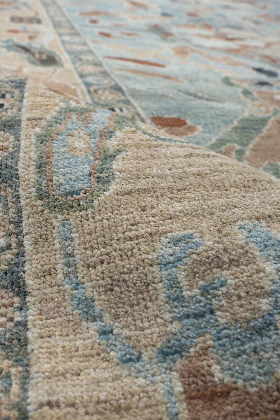9' x 12' one-of-a-kind handmade vintage Sultanabad large size rug. Color palette: sky blue, ivory, taupe, terra cotta, slate