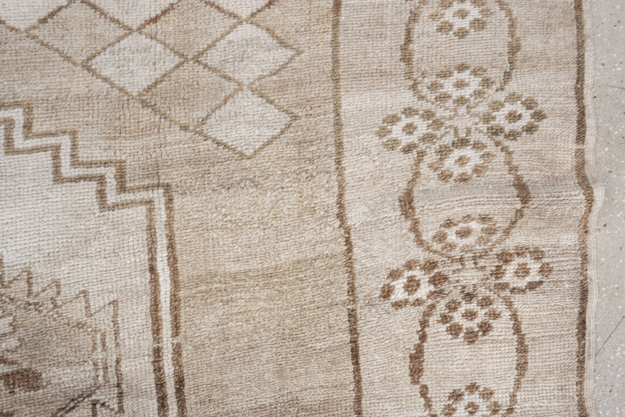 9' x 11' one-of-a-kind handmade antique Kars large size rug. Color palette: ivory, beige, taupe, camel, sand, gray