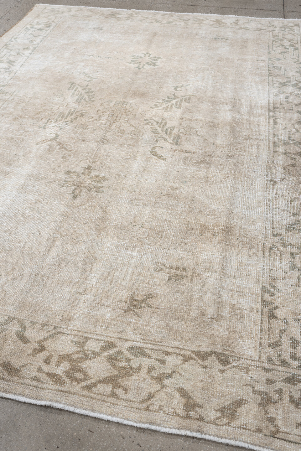 6' x 8' one-of-a-kind handmade vintage Heriz medium size rug. Color palette: ivory, cream, taupe, sage, beige, light gray