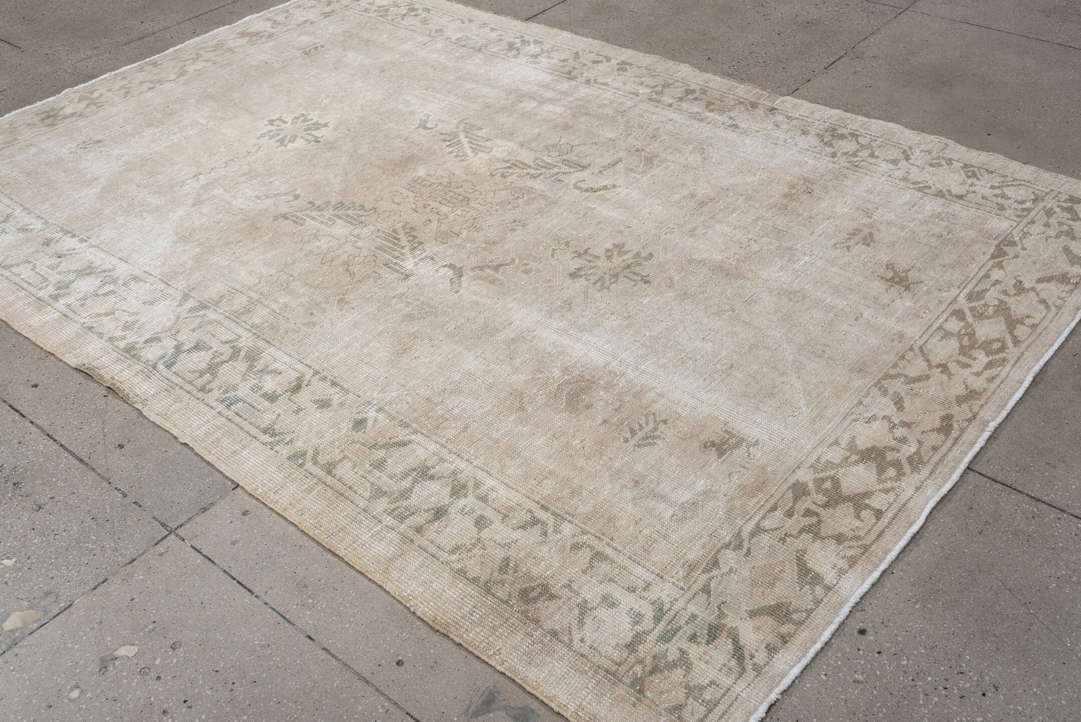 6' x 8' one-of-a-kind handmade vintage Heriz medium size rug. Color palette: ivory, cream, taupe, sage, beige, light gray