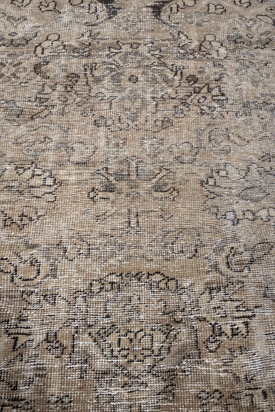 8' x 11' one-of-a-kind handmade antique Mahal large size rug. Color palette: taupe, ivory, charcoal, beige, gray, camel