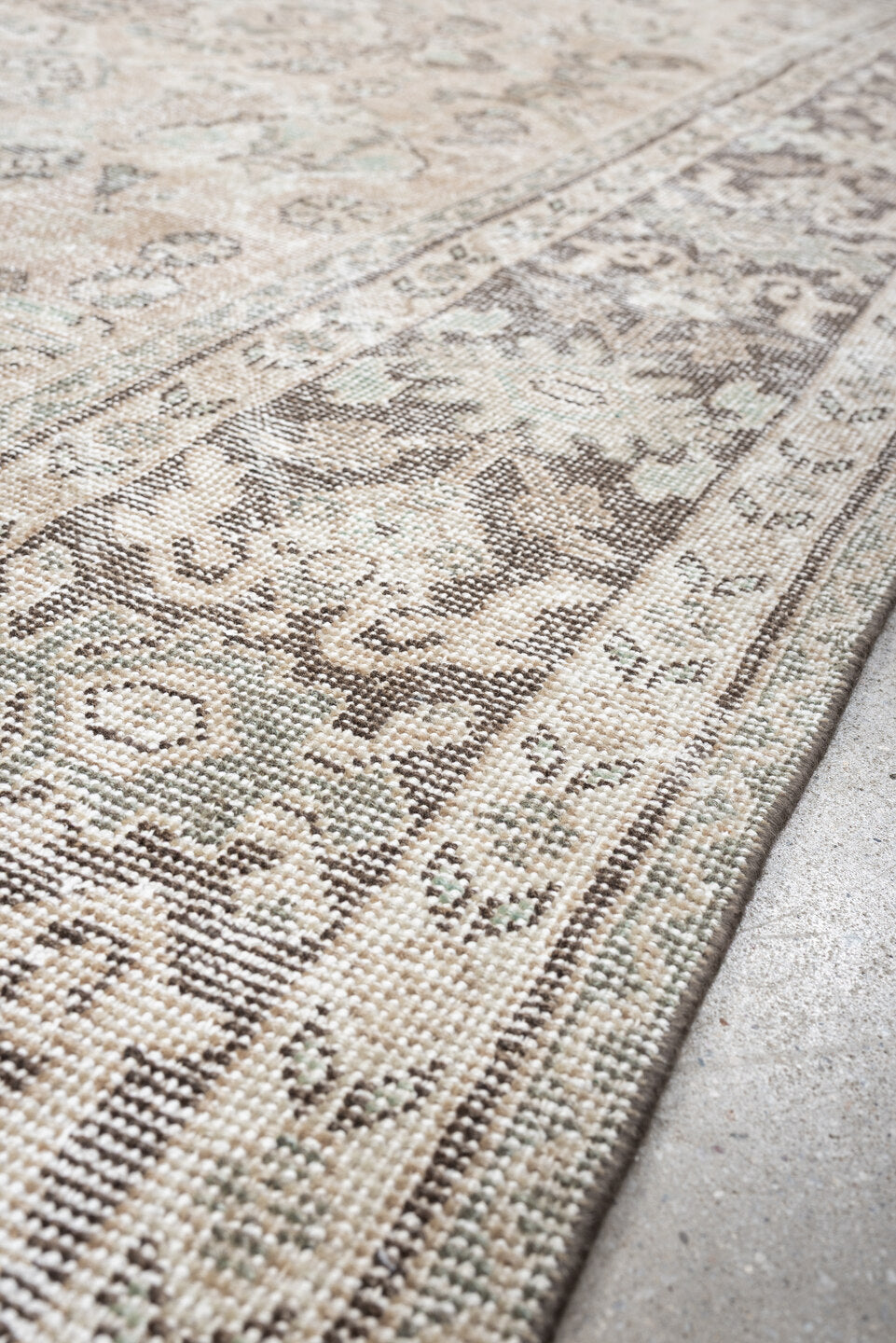 10' x 12' one-of-a-kind handmade antique Mahal large size rug. Color palette: ivory, taupe, blue gray, charcoal, beige, sage