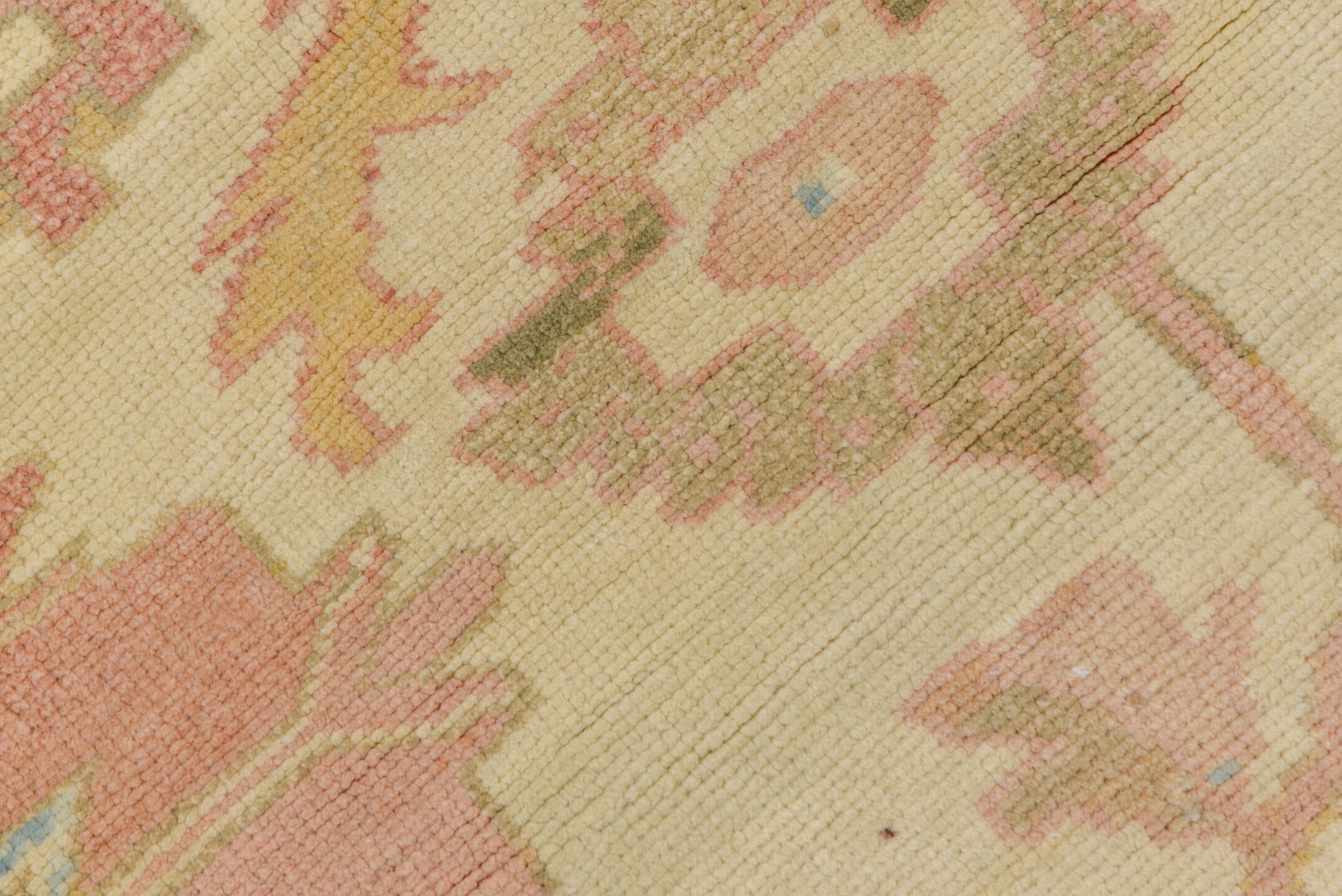 12' x 18' one-of-a-kind handmade vintage Sultanabad oversize rug. Color palette: bisque, blanched almond, brown, gray