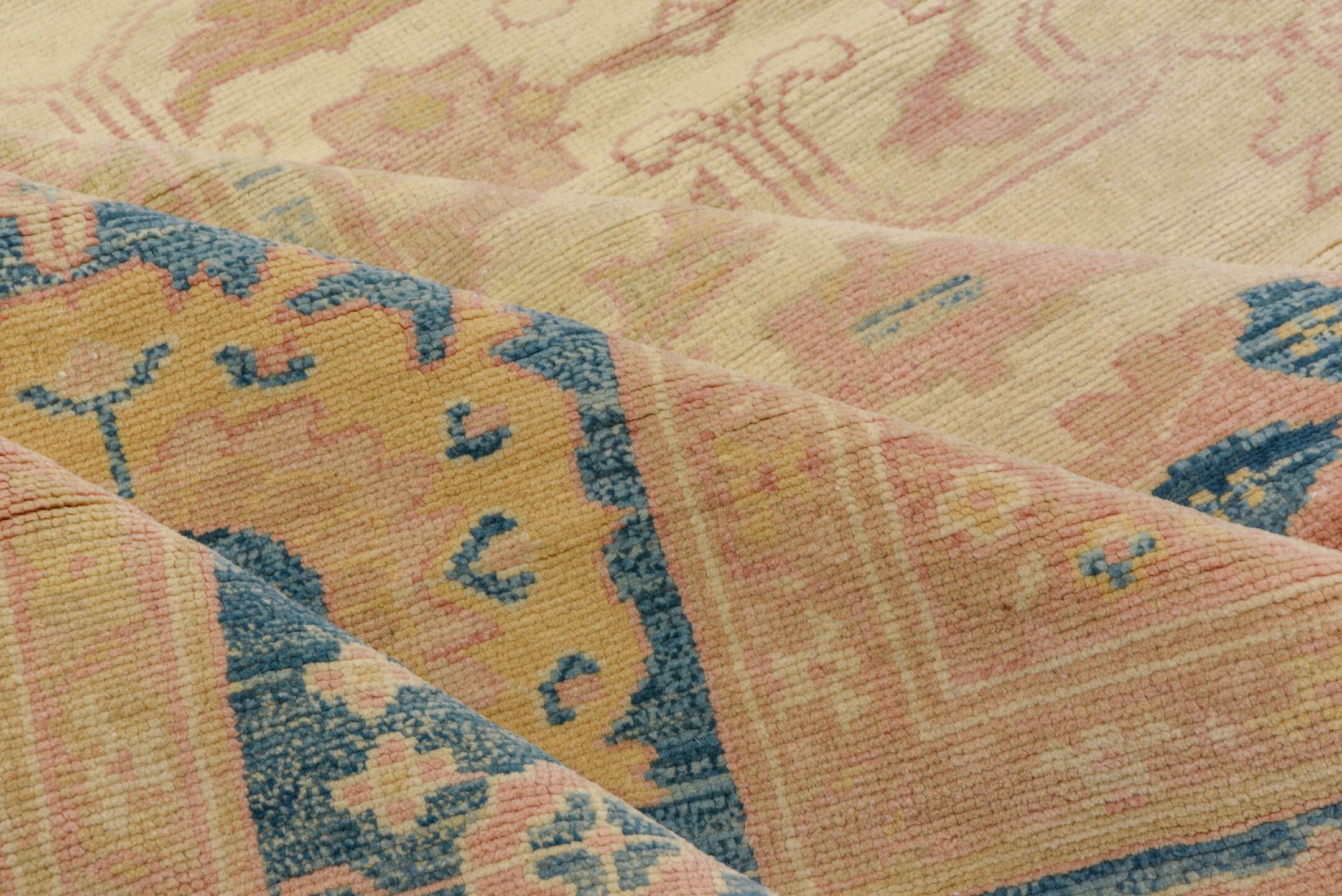12' x 18' one-of-a-kind handmade vintage Sultanabad oversize rug. Color palette: ivory, beige, sky blue, taupe, camel, cream