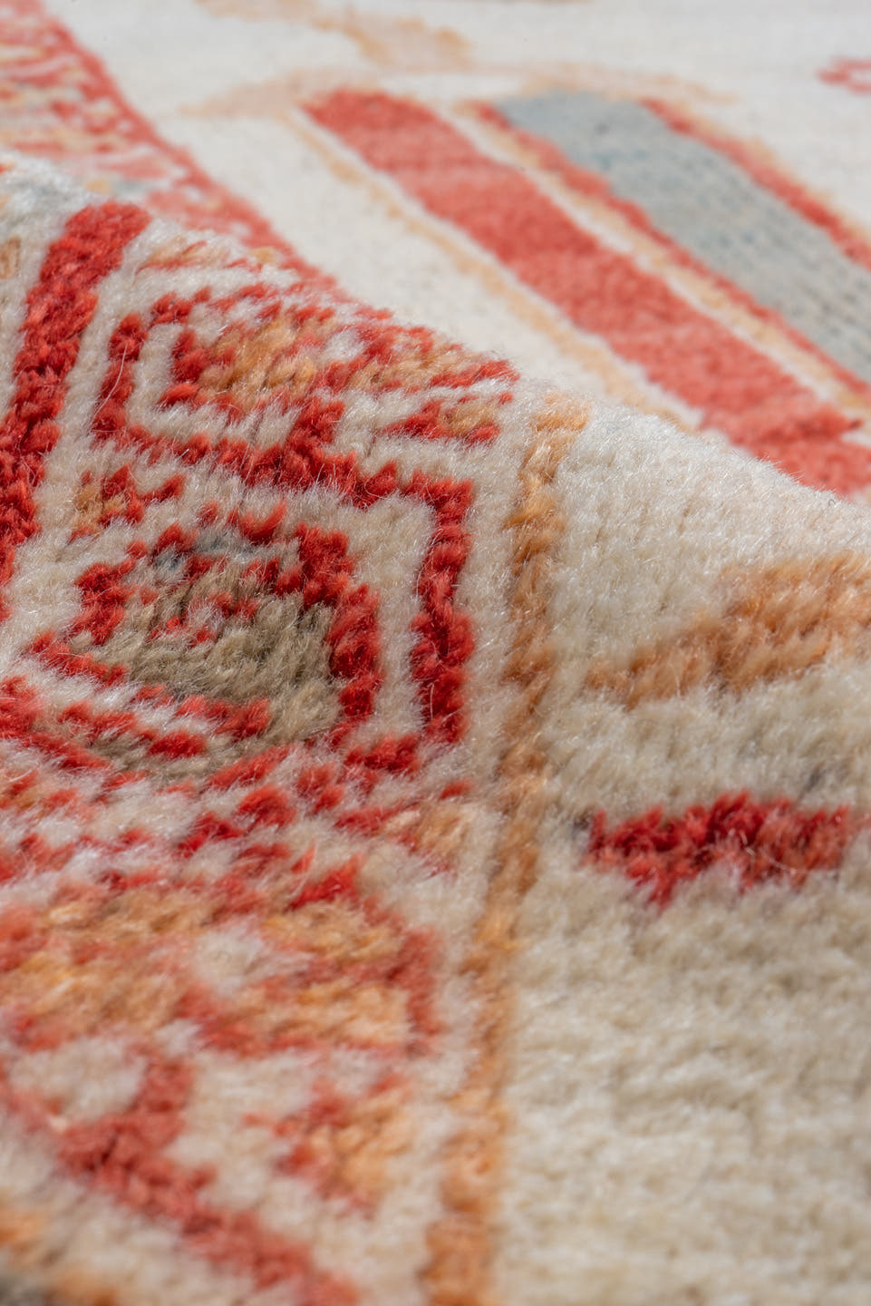 14' x 26' one-of-a-kind handmade vintage Sultanabad oversize rug. Color palette: ivory, rust, coral, taupe, pale blue, camel
