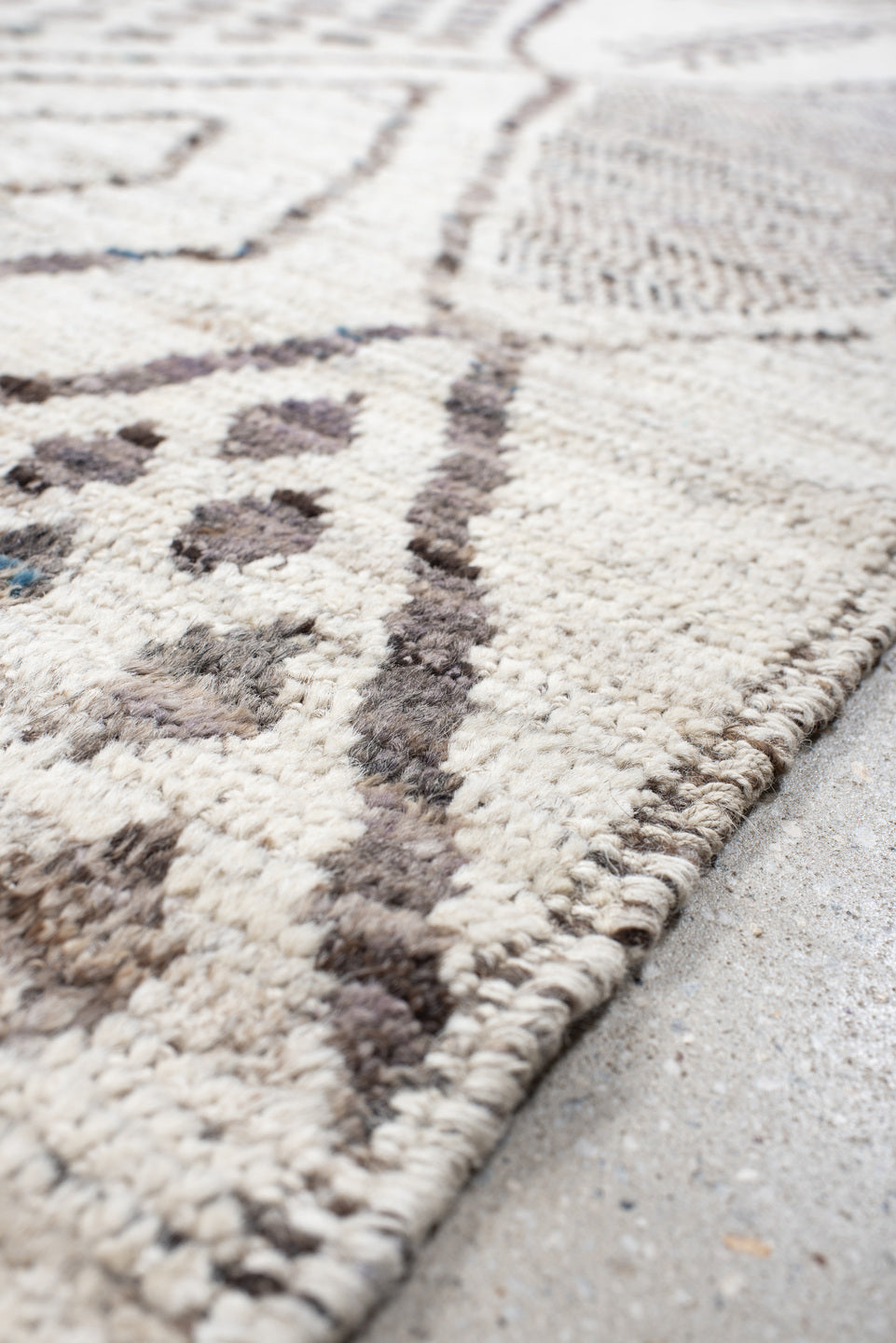 8' x 9' one-of-a-kind handmade vintage Tulu rug. Color palette: black, dark gray, gainsboro, gray, light gray, linen