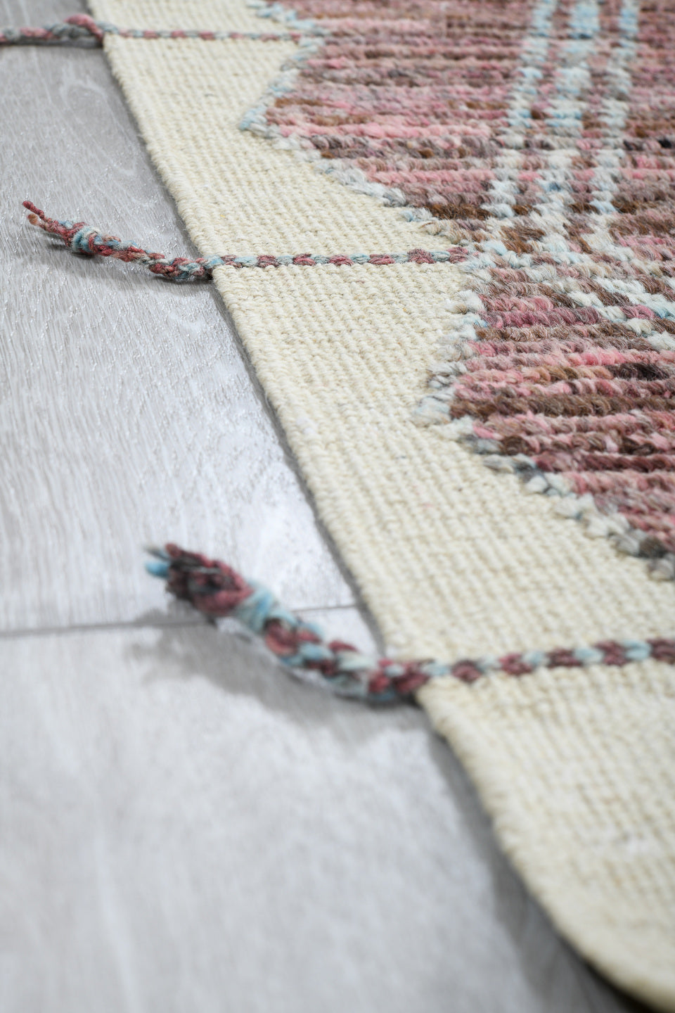 7' x 10' one-of-a-kind handmade vintage Tulu large size rug. Color palette: black, brown, dark gray, gainsboro, gray