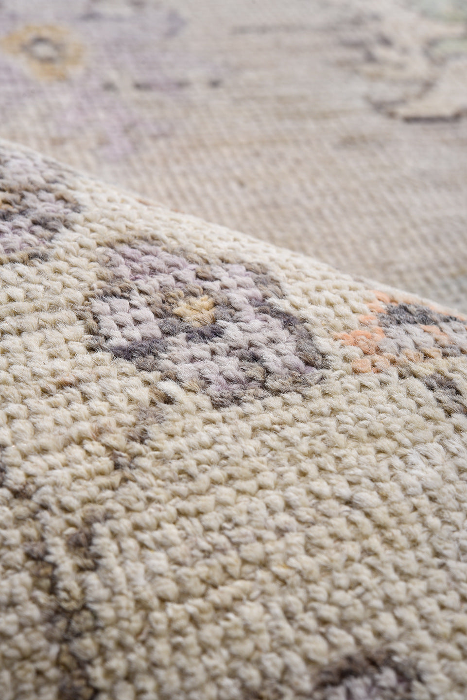 9' x 12' one-of-a-kind handmade vintage Oushak large size rug. Color palette: gray, light gray, off-white, black, pink