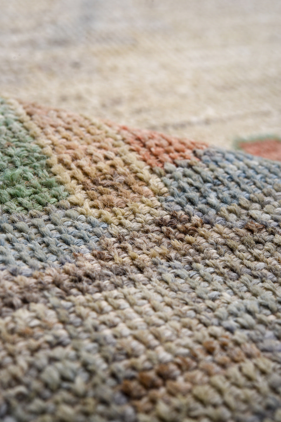 9' x 11' one-of-a-kind handmade vintage Oushak large size rug. Color palette: brown, dark gray, gray, light gray, off-white