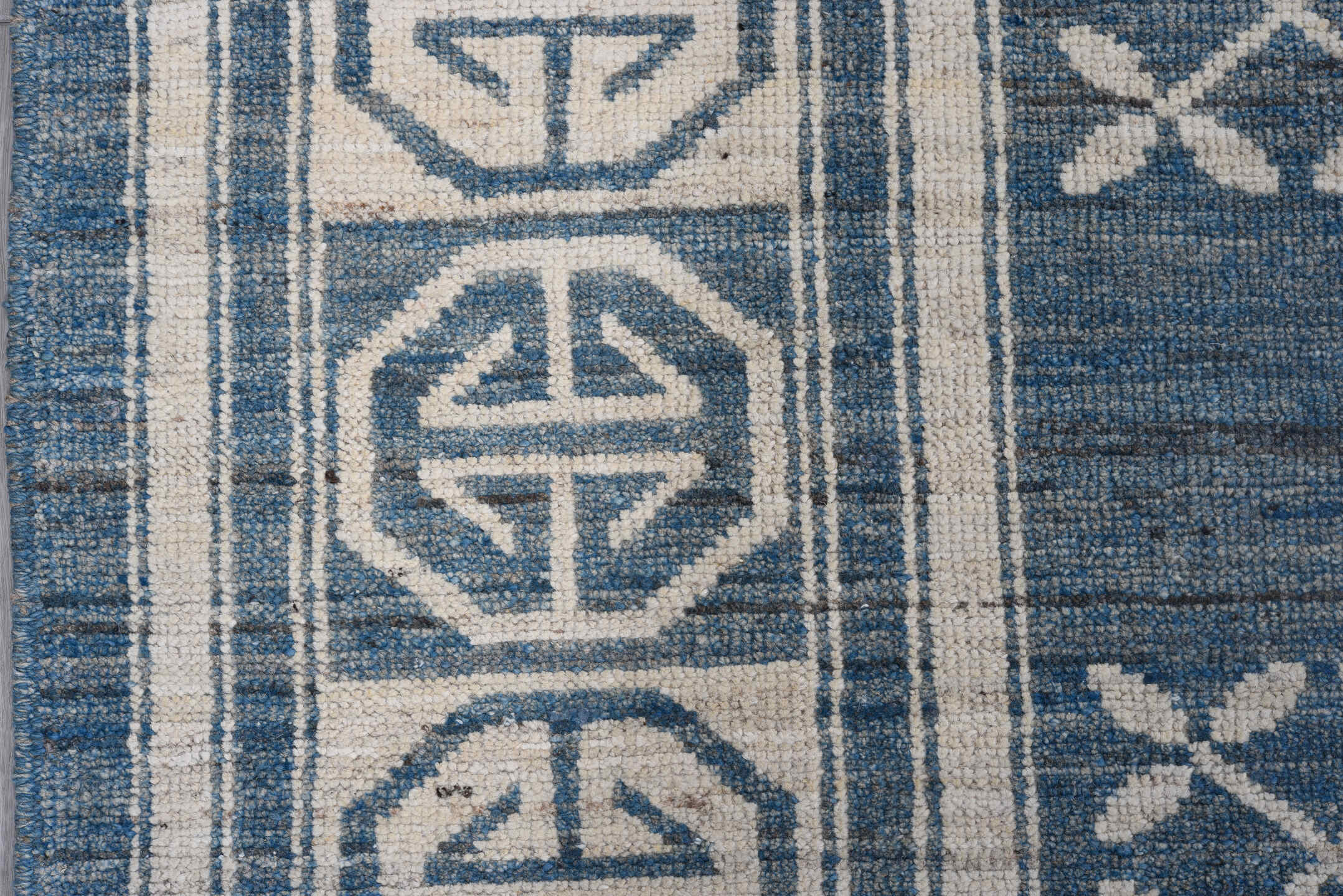8' x 10' one-of-a-kind handmade vintage Oushak large size rug. Color palette: blue, ivory, slate, gray