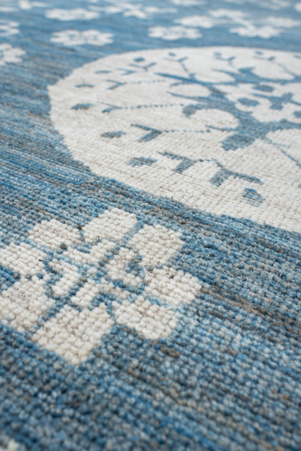 9' x 14' one-of-a-kind handmade vintage Oushak large size rug. Color palette: blue, ivory, slate, cream, gray